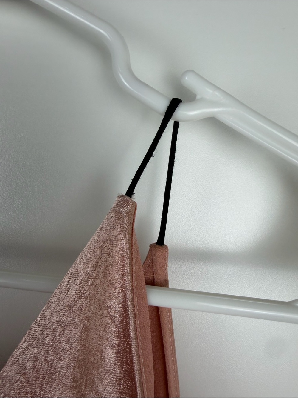 Vince V-Neck Bias Cut Midi Dress – Blush Pink | Size Small - Picture 14 of 16